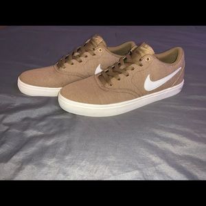 Nike SB Janoski shoes